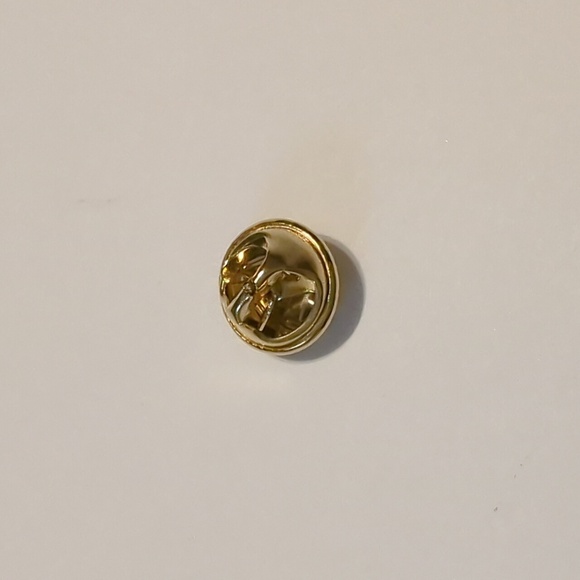 Vintage Petite Gold-toned Lapel Pin. Hat Tack. Insect Brooch. - Picture 4 of 4